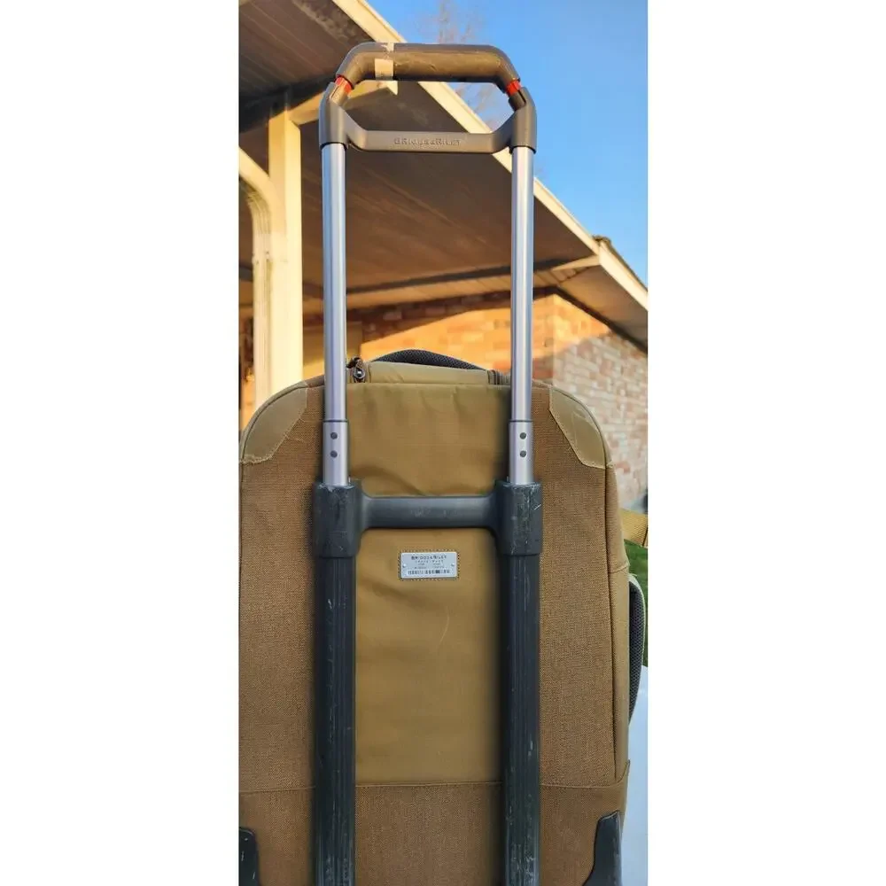 BRIGGS & RILEY (BU122X) BRX 22″ Explore Upright‎ Rolling Carryon Luggage Brown
